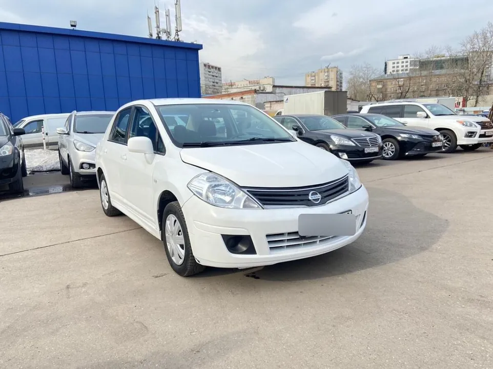 Nissan TIIDA